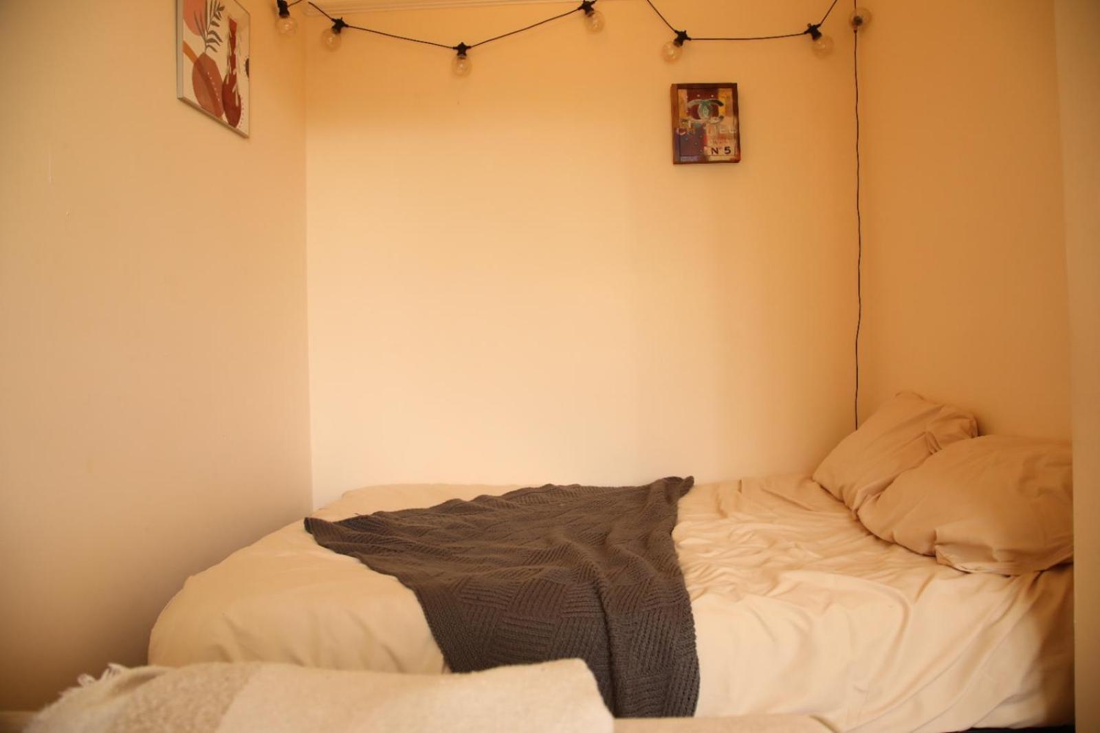 Cozy 1 Bedroom Flat Near Beach Sleeps 4